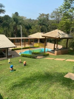 Chácara à venda com 3 quartos, 2800m² - Foto 2