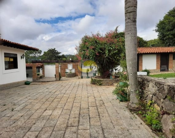 Casa de Condomínio para alugar com 3 quartos, 480m² - Foto 12