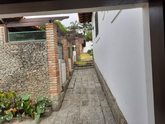 Casa de Condomínio para alugar com 3 quartos, 480m² - Foto 20
