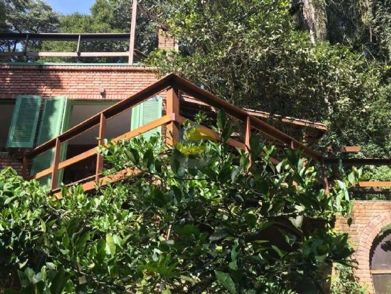 Chácara à venda e aluguel com 1 quarto, 271m² - Foto 1