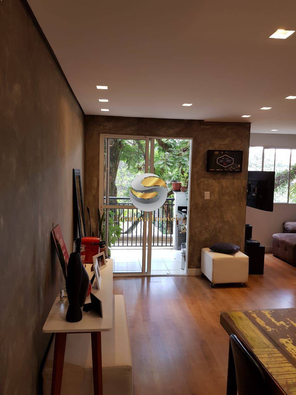 Apartamento à venda com 2 quartos, 70m² - Foto 4