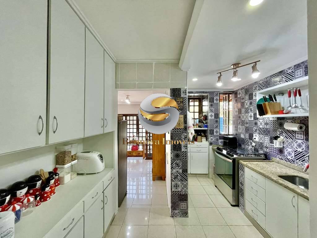 Casa à venda com 3 quartos, 280m² - Foto 10