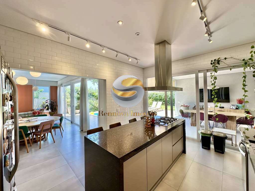 Casa de Condomínio à venda com 4 quartos, 345m² - Foto 4