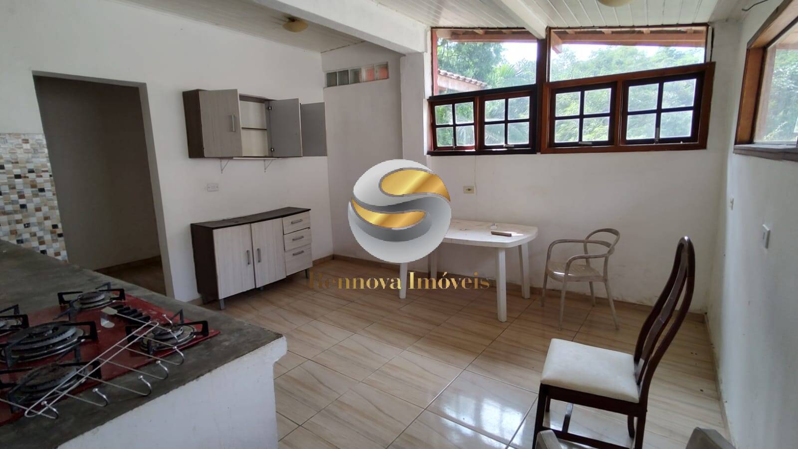 Casa, 2 quartos, 180 m² - Foto 1