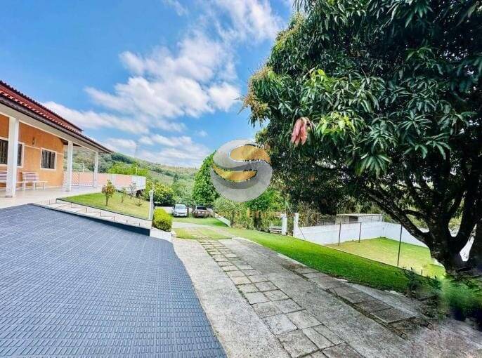 Casa à venda com 3 quartos, 500m² - Foto 4