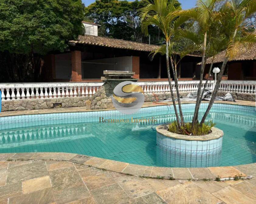 Casa de Condomínio para alugar com 4 quartos, 250m² - Foto 1