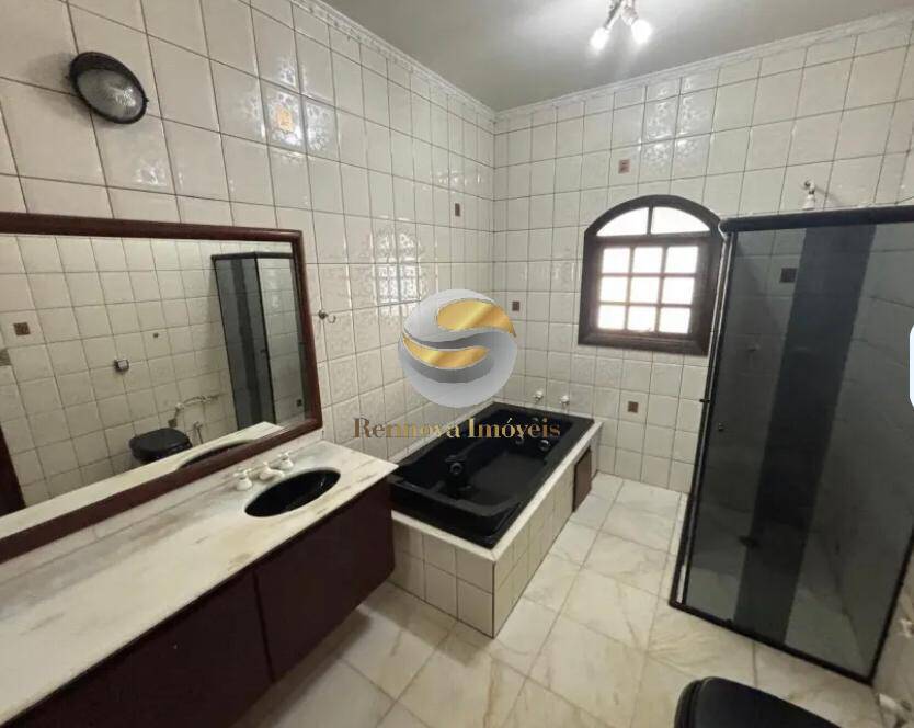 Casa de Condomínio para alugar com 4 quartos, 250m² - Foto 17