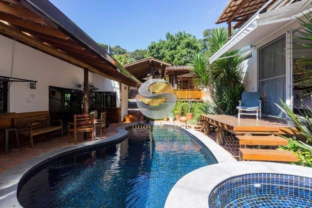 Casa de Condomínio à venda e aluguel com 3 quartos, 450m² - Foto 1