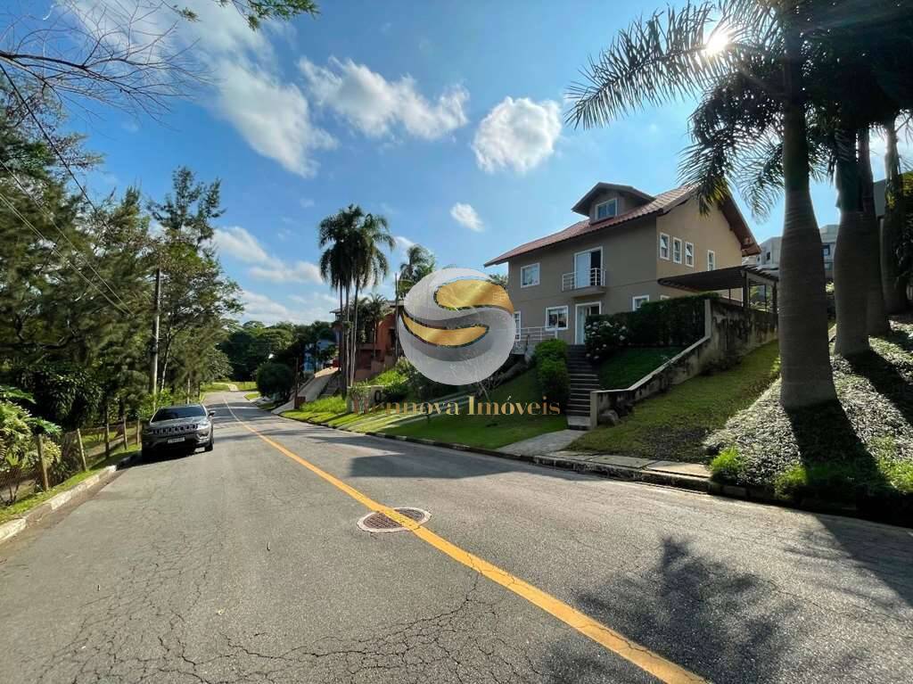 Casa de Condomínio à venda com 3 quartos, 300m² - Foto 4