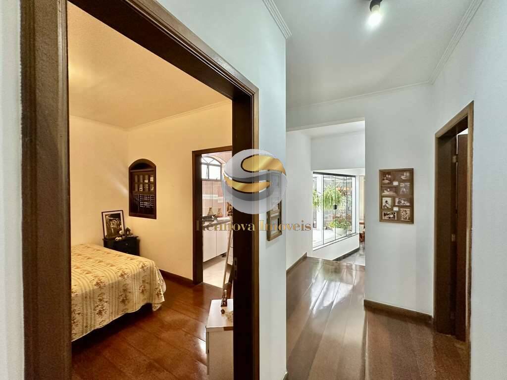 Casa à venda com 4 quartos, 432m² - Foto 29