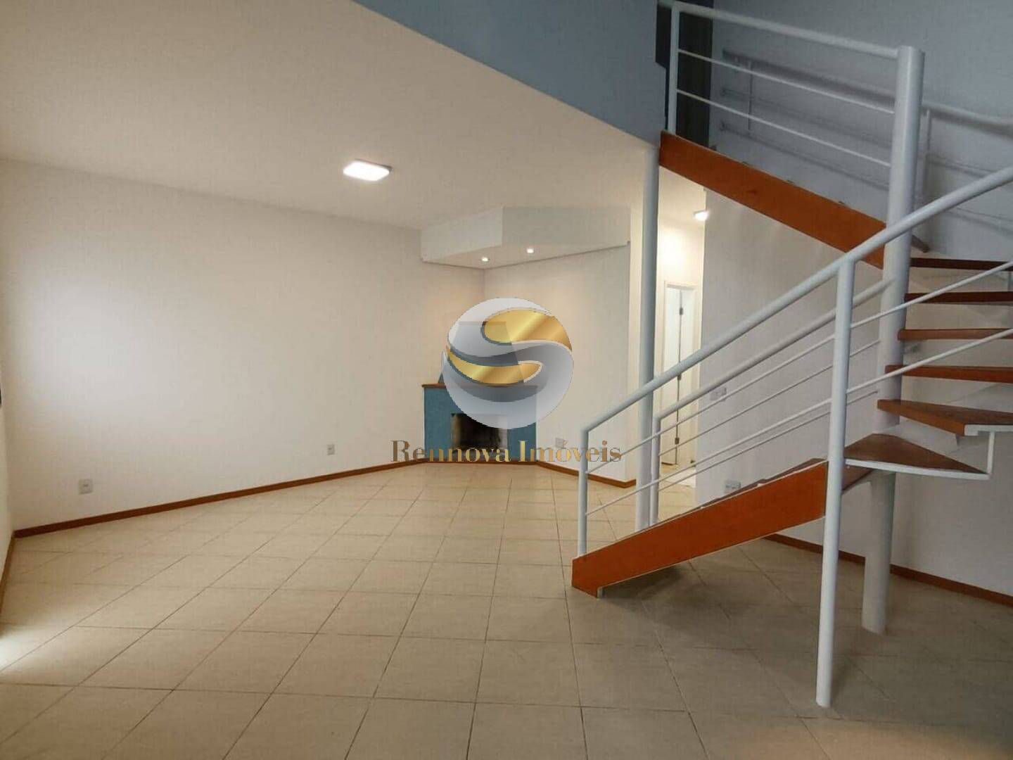 Casa de Condomínio para alugar com 3 quartos, 87m² - Foto 3