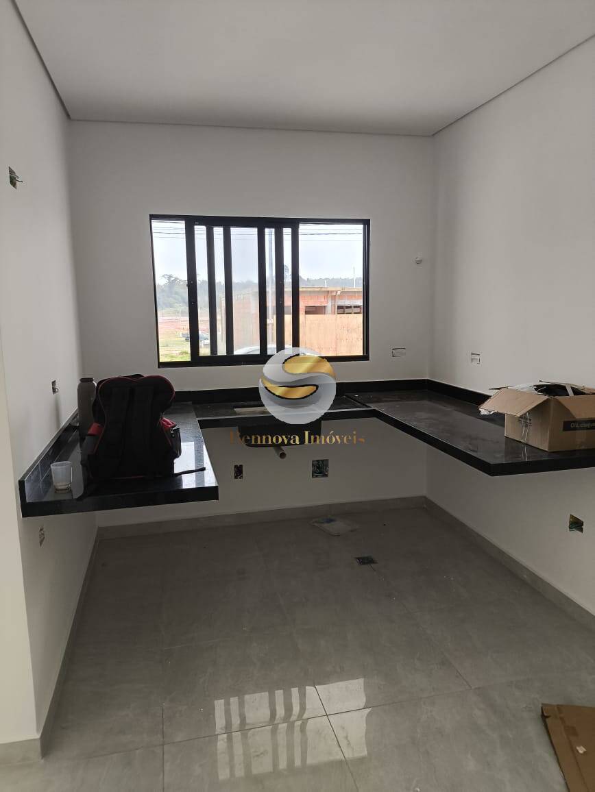Casa à venda com 3 quartos, 100m² - Foto 2