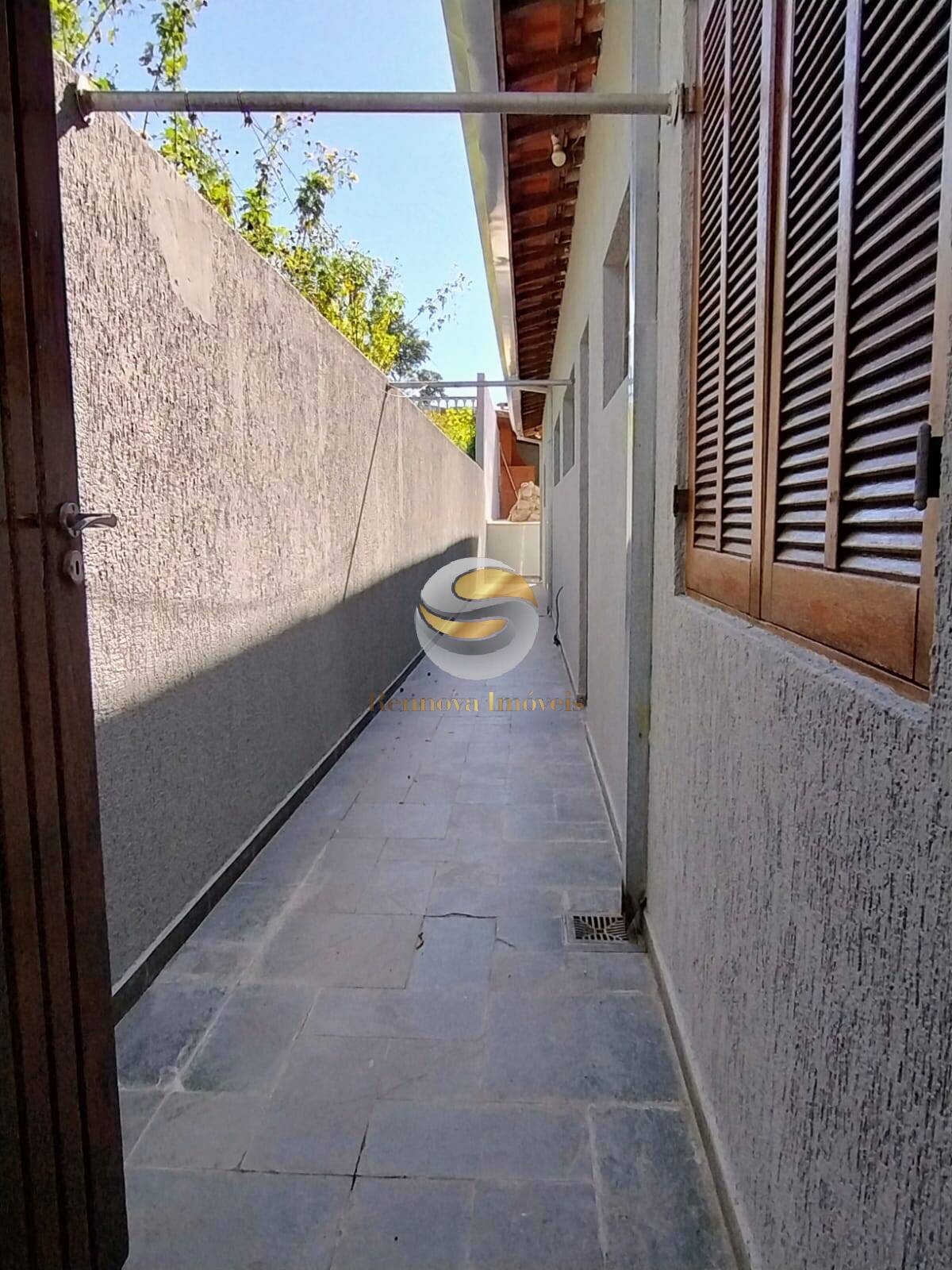 Casa, 4 quartos, 240 m² - Foto 31
