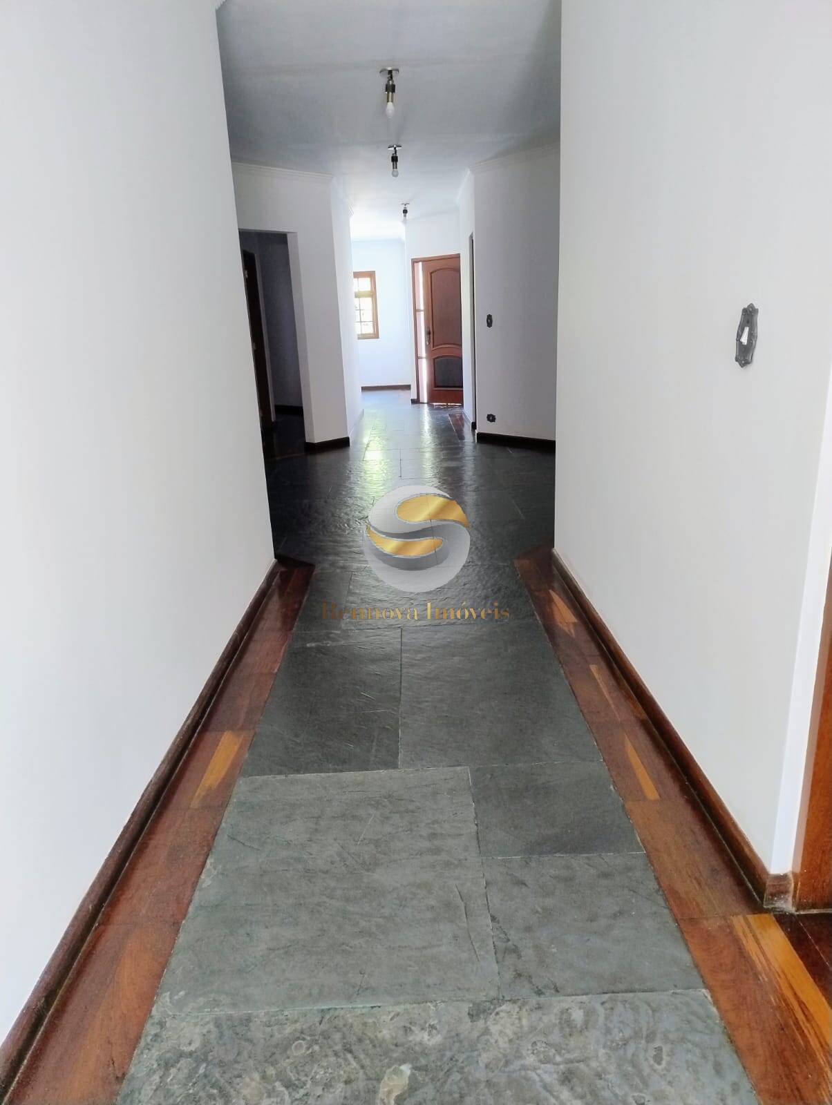 Casa, 4 quartos, 240 m² - Foto 8