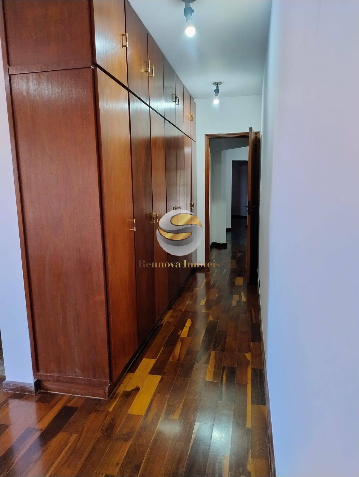Casa, 4 quartos, 240 m² - Foto 28